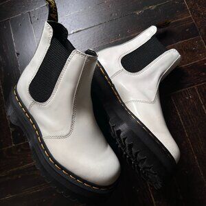 Dr. Martens 2976 Quad Platform Womens White Chelsea Boots Size 7
